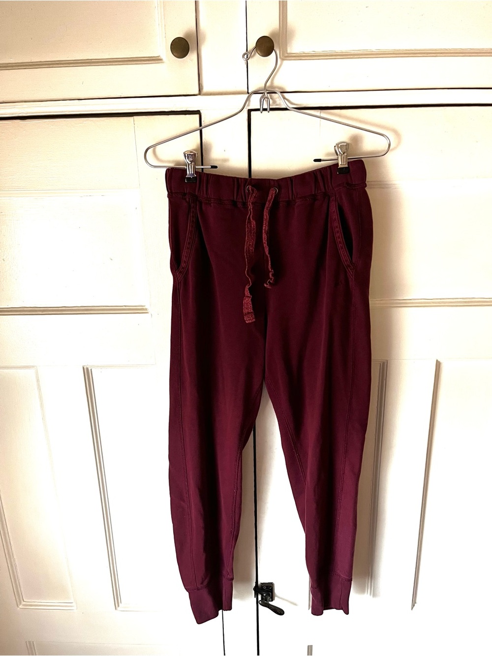A&F - Maroon Fleece Jogger Sweatpants - Drawstring Waist - Women’s Size M